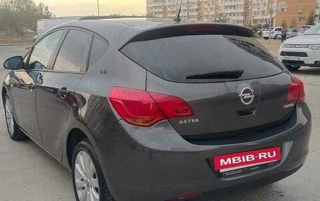 Opel Astra J, 2011 год, 850 000 рублей, 11 фотография