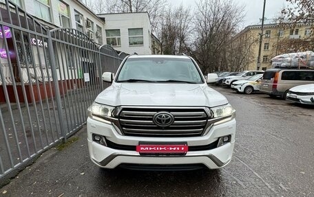 Toyota Land Cruiser 200, 2016 год, 5 900 000 рублей, 3 фотография