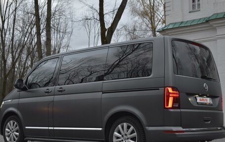 Volkswagen Multivan T6 рестайлинг, 2022 год, 9 600 000 рублей, 4 фотография