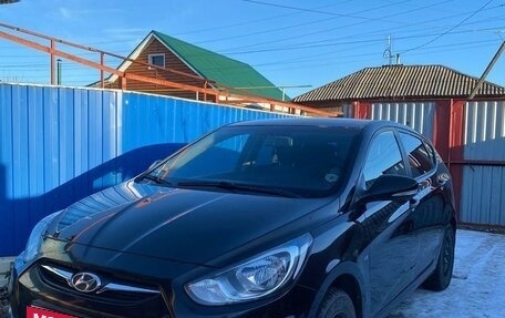 Hyundai Solaris II рестайлинг, 2013 год, 950 000 рублей, 16 фотография