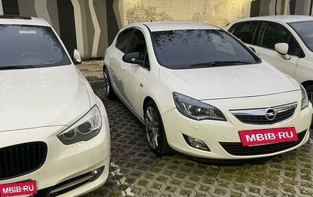 Opel Astra J, 2011 год, 950 000 рублей, 4 фотография