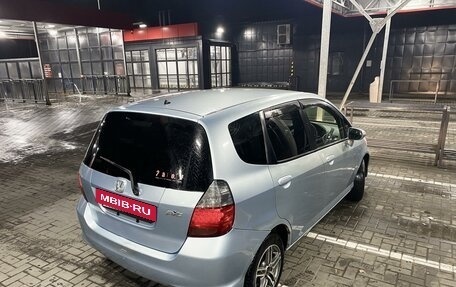 Honda Fit III, 2006 год, 600 000 рублей, 6 фотография