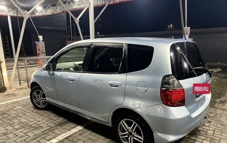 Honda Fit III, 2006 год, 600 000 рублей, 4 фотография