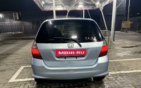 Honda Fit III, 2006 год, 600 000 рублей, 5 фотография