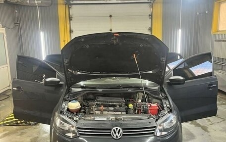 Volkswagen Polo VI (EU Market), 2011 год, 850 000 рублей, 4 фотография