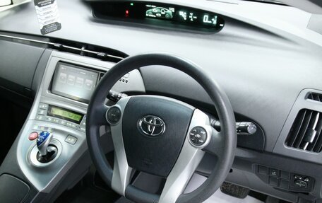 Toyota Prius, 2013 год, 1 363 000 рублей, 12 фотография