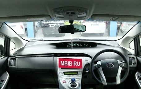 Toyota Prius, 2013 год, 1 363 000 рублей, 15 фотография