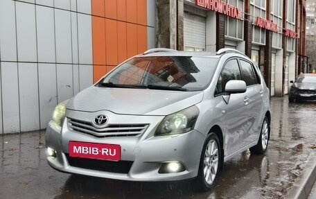 Toyota Verso I, 2012 год, 1 300 000 рублей, 2 фотография