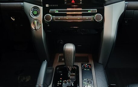 Toyota Land Cruiser 200, 2013 год, 4 199 000 рублей, 8 фотография