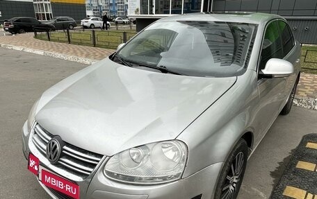 Volkswagen Jetta VI, 2005 год, 560 000 рублей, 1 фотография