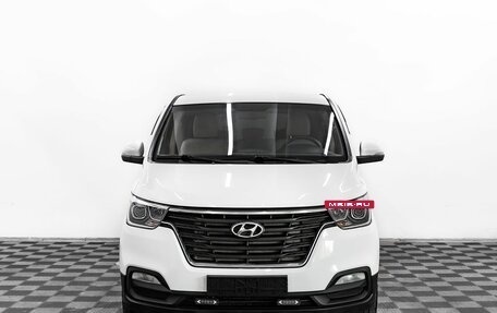 Hyundai H-1 II рестайлинг, 2019 год, 2 875 000 рублей, 2 фотография