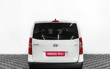 Hyundai H-1 II рестайлинг, 2019 год, 2 875 000 рублей, 5 фотография