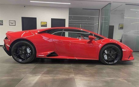 Lamborghini Huracán, 2023 год, 45 000 000 рублей, 5 фотография