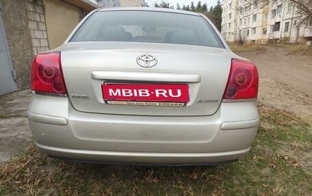 Toyota Avensis III рестайлинг, 2004 год, 900 000 рублей, 2 фотография