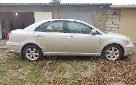 Toyota Avensis III рестайлинг, 2004 год, 900 000 рублей, 4 фотография