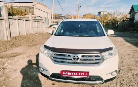 Toyota Highlander III, 2012 год, 2 400 000 рублей, 2 фотография