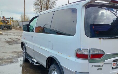 Hyundai H-1 II рестайлинг, 2006 год, 800 000 рублей, 3 фотография