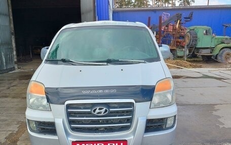 Hyundai H-1 II рестайлинг, 2006 год, 800 000 рублей, 2 фотография