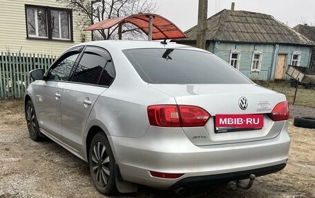 Volkswagen Jetta VI, 2013 год, 915 000 рублей, 3 фотография