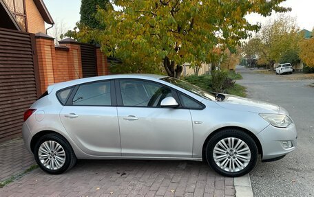 Opel Astra J, 2010 год, 720 000 рублей, 4 фотография