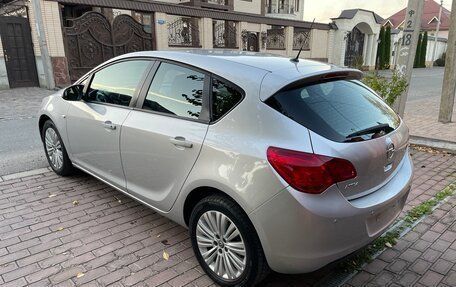 Opel Astra J, 2010 год, 720 000 рублей, 6 фотография