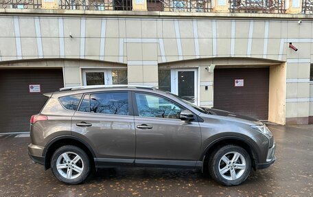 Toyota RAV4, 2017 год, 3 070 000 рублей, 3 фотография