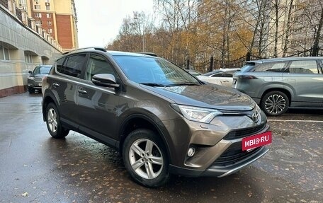 Toyota RAV4, 2017 год, 3 070 000 рублей, 12 фотография