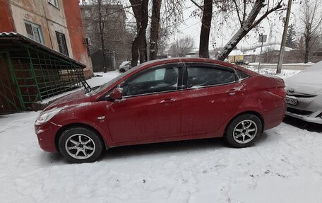 Hyundai Solaris II рестайлинг, 2013 год, 830 000 рублей, 5 фотография