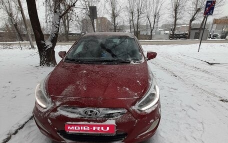 Hyundai Solaris II рестайлинг, 2013 год, 830 000 рублей, 3 фотография