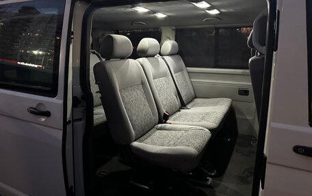 Volkswagen Transporter T5 рестайлинг, 2005 год, 1 000 000 рублей, 5 фотография