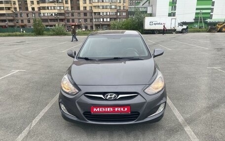 Hyundai Solaris II рестайлинг, 2011 год, 850 000 рублей, 1 фотография