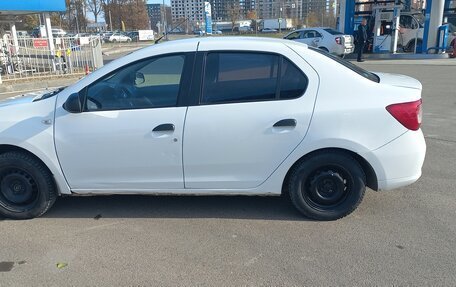 Renault Logan II, 2018 год, 527 000 рублей, 4 фотография