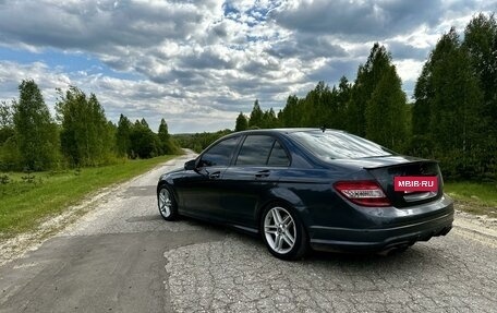 Mercedes-Benz C-Класс, 2010 год, 1 350 000 рублей, 2 фотография