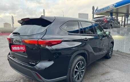 Toyota Highlander, 2021 год, 4 650 000 рублей, 21 фотография