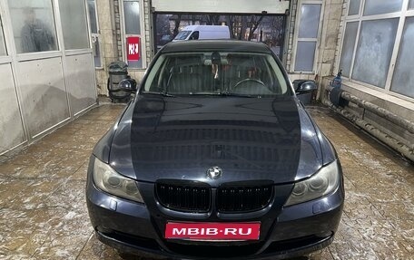 BMW 3 серия, 2005 год, 955 000 рублей, 1 фотография