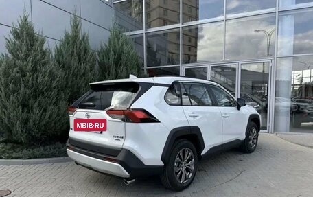 Toyota RAV4, 2024 год, 4 850 000 рублей, 7 фотография