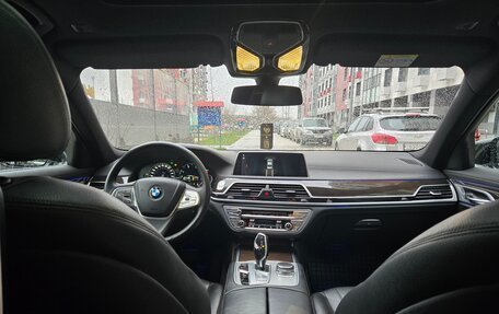 BMW 7 серия, 2017 год, 2 880 000 рублей, 12 фотография