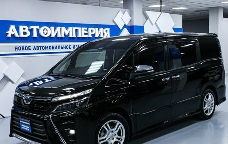 Toyota Voxy III, 2018 год, 2 453 000 рублей, 4 фотография