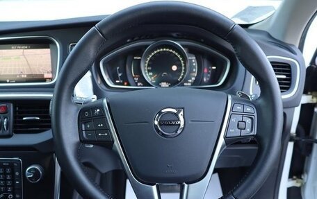 Volvo V40 II рестайлинг, 2017 год, 1 100 083 рублей, 9 фотография