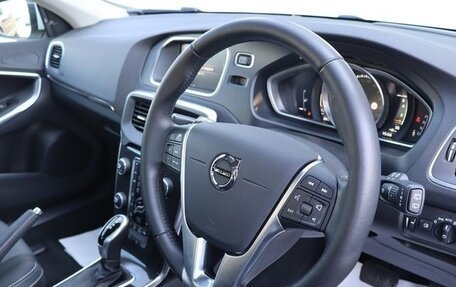 Volvo V40 II рестайлинг, 2017 год, 1 100 083 рублей, 13 фотография