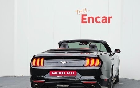 Ford Mustang VI рестайлинг, 2021 год, 3 660 000 рублей, 4 фотография