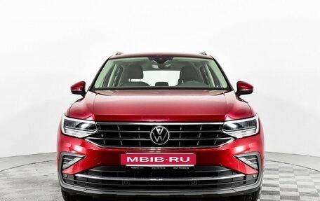 Volkswagen Tiguan II, 2021 год, 3 069 000 рублей, 2 фотография