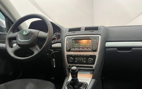 Skoda Octavia, 2011 год, 898 000 рублей, 17 фотография