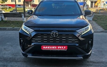 Toyota RAV4, 2020 год, 3 400 000 рублей, 8 фотография