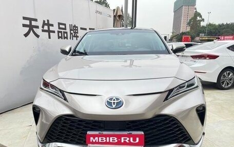 Toyota Venza, 2022 год, 4 053 000 рублей, 2 фотография