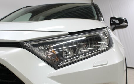 Toyota RAV4, 2021 год, 3 688 000 рублей, 9 фотография