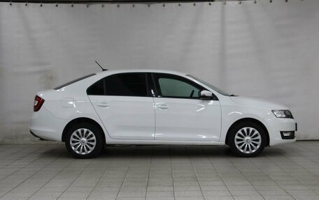 Skoda Rapid I, 2019 год, 1 375 000 рублей, 4 фотография