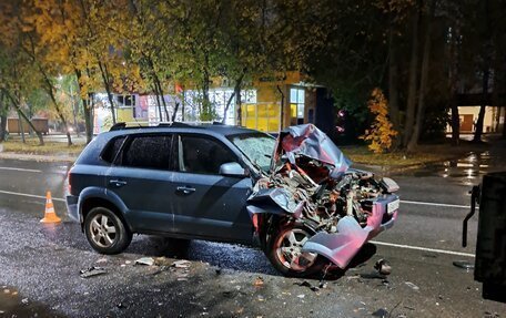 Hyundai Tucson III, 2008 год, 300 000 рублей, 2 фотография