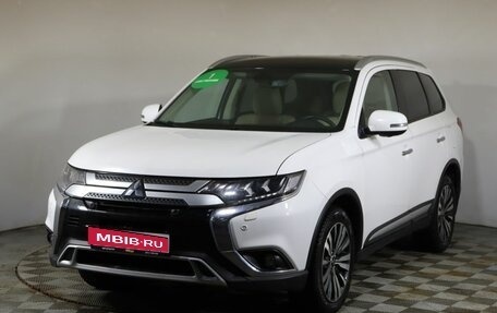 Mitsubishi Outlander III рестайлинг 3, 2020 год, 2 899 000 рублей, 1 фотография