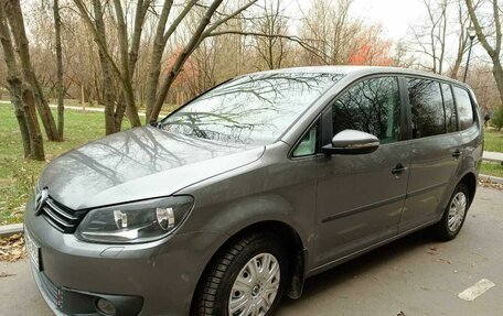 Volkswagen Touran III, 2010 год, 985 000 рублей, 5 фотография